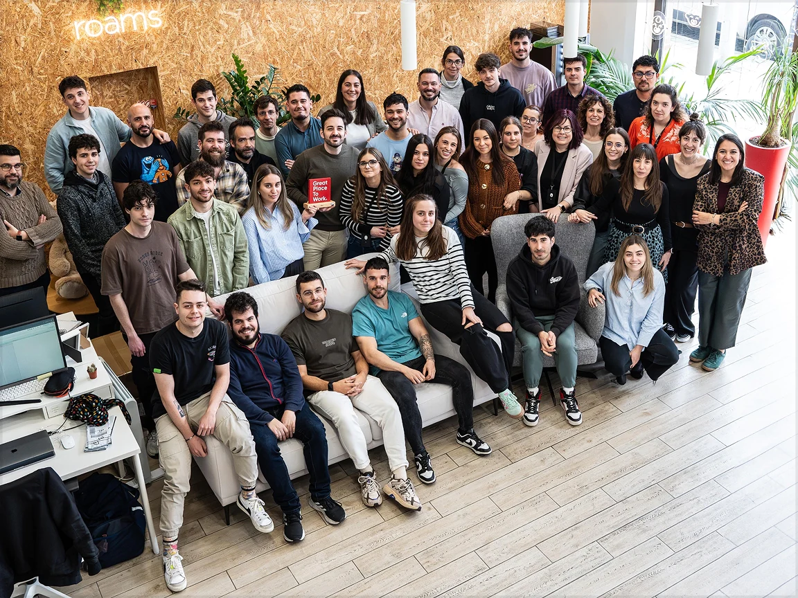 Equipo de Roams en la oficina