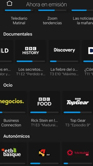 Guía de canales en la app de Movistar Plus+ con secciones de Documentales (BBC History) y Ocio (BBC Food, Top Gear).