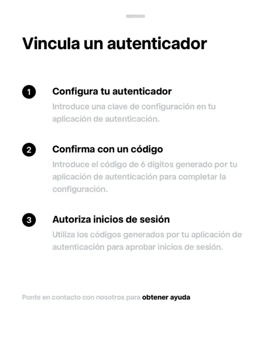 Pantalla para vincular autenticador con verificación en dos pasos y códigos de seguridad para iniciar sesión.