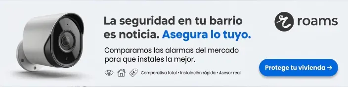 Cámara de vigilancia exterior junto a información sobre comparativa de alarmas para el hogar con asesor personalizado.