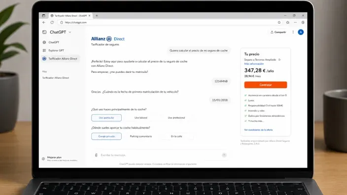Portátil mostrando ChatGPT con un tarificador de seguros de Allianz Direct