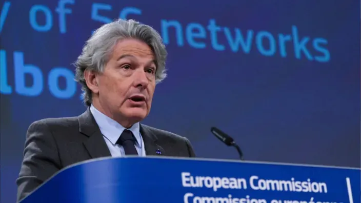 El comisario de Mercado Interior, Thierry Breton, comparece en la Comisión Europea sobre la seguridad de las redes 5G.