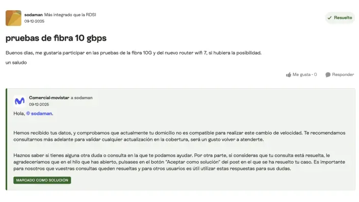 Respuesta oficial en foro de Movistar indicando falta de cobertura para fibra óptica de 10 Gbps.