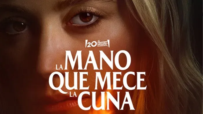 Cartel promocional de la película La mano que mece la cuna con el rostro de una mujer en primer plano.