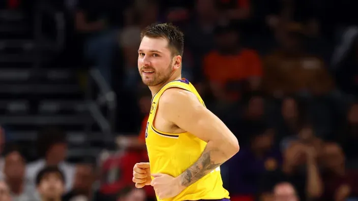 Luka Doncic en un partido de Los Ángeles Lakers en la NBA.