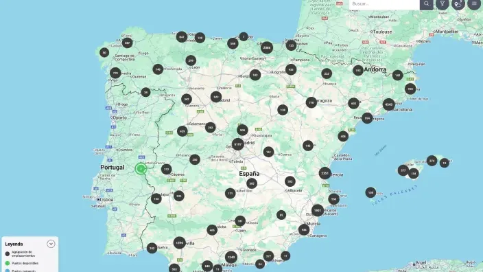 Mapa de España interactivo de Red Eléctrica mostrando la red de puntos de recarga de vehículos.