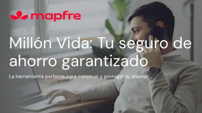 Millón Vida de Mapfre: seguro de ahorro garantizado con un hombre gestionando sus finanzas en un ordenador portátil.