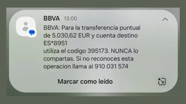 Captura de SMS de smishing suplantando a BBVA con código de verificación para transferencia no autorizada.