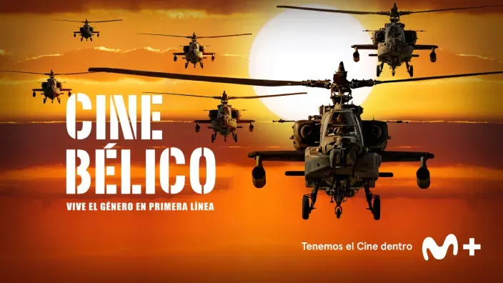 Helicópteros militares volando al atardecer en una imagen promocional de cine bélico en Movistar Plus+