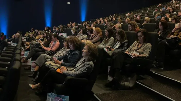 Público asistiendo al Top Diversity Company Summit, una cumbre sobre diversidad, equidad e inclusión en las empresas.