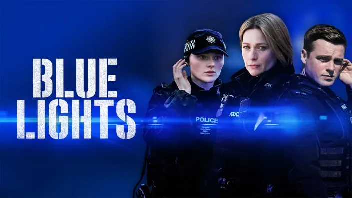 Los protagonistas de la serie Blue Lights en su cartel promocional.