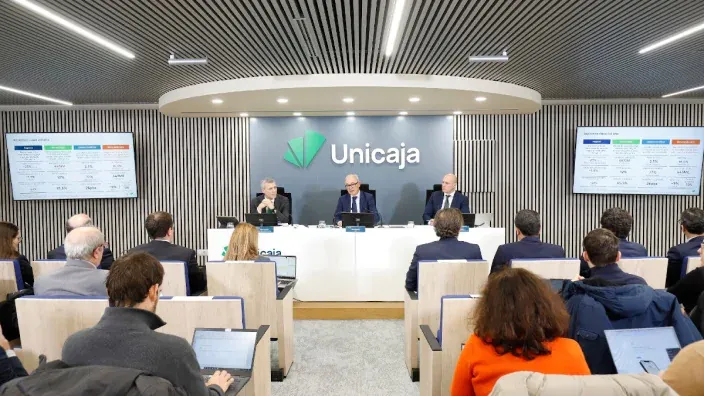 Rueda de prensa con la presentación de los resultados económicos de Unicaja en 2025.