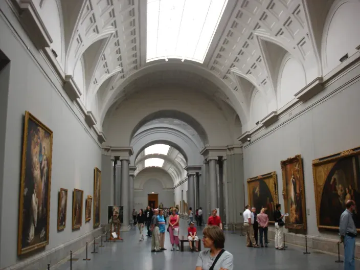 Plano general del interior de una de las salas del Museo del Prado de Madrid.