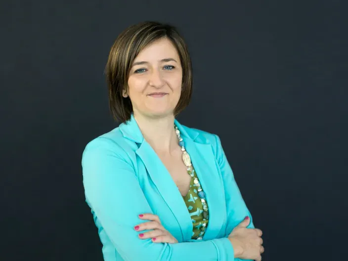 Retrato corporativo de Mar Romero,  directora de Distribución, Ventas y Organización Territorial de AXA.