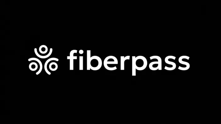 Logotipo de Fiberpass en color blanco sobre fondo negro