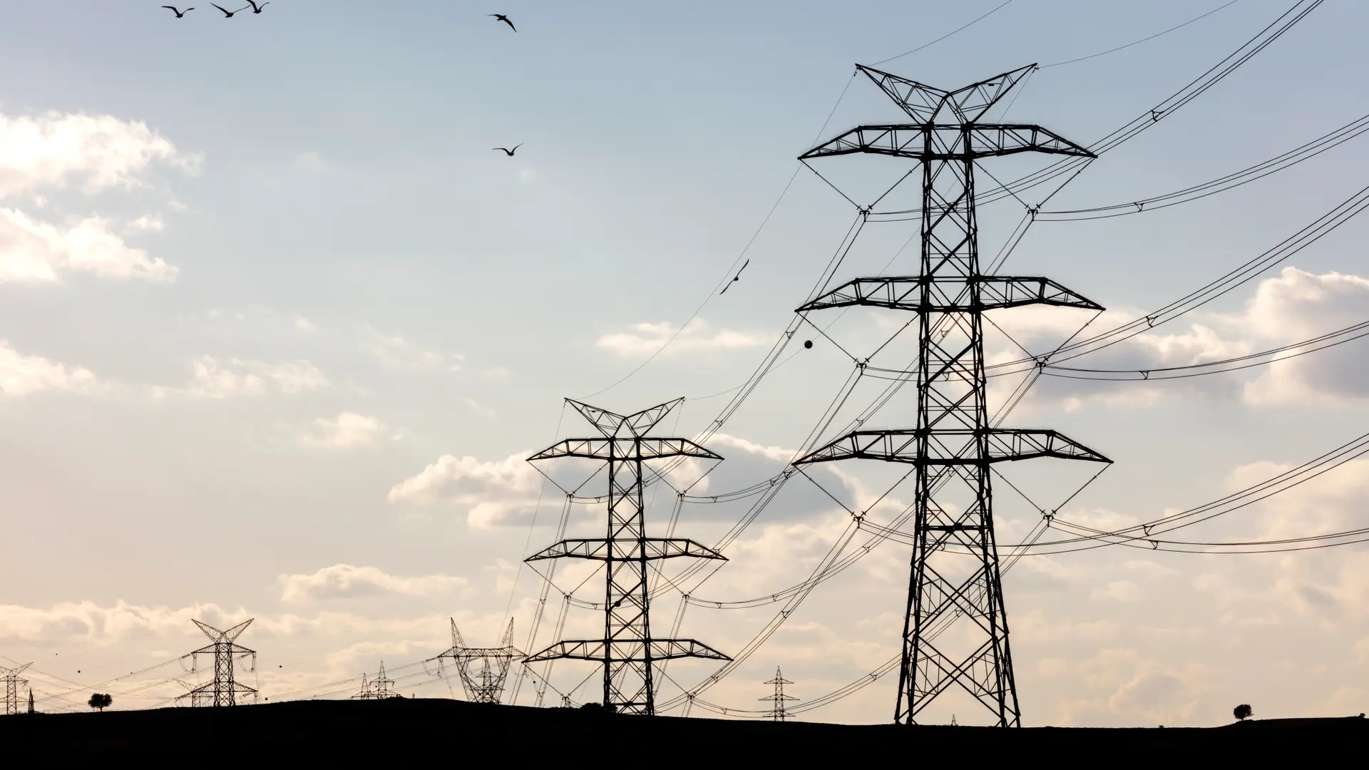 Torres de alta tensión de distribución de iberdrola Torres de alta tensión de distribución de iberdrola