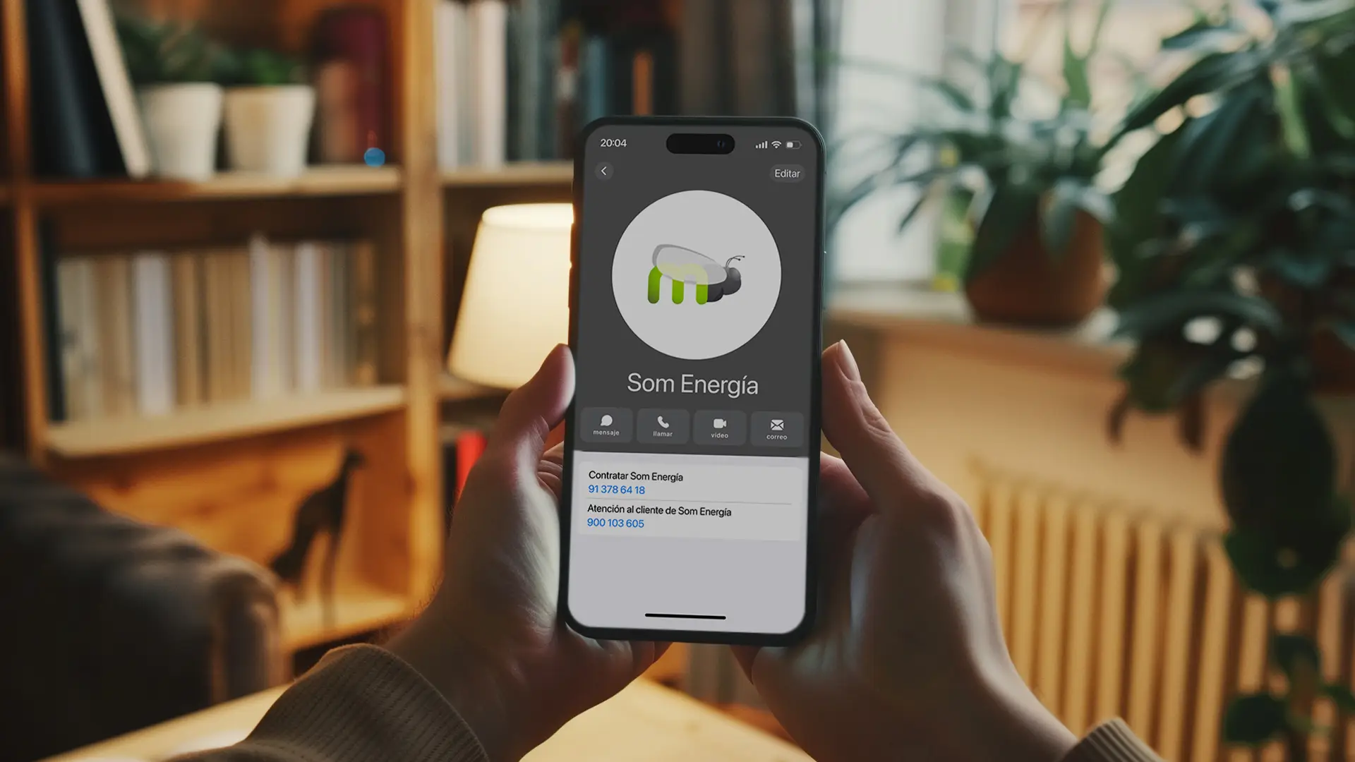 Contacto de Som Energía con el número de atención al cliente 900 103 605 y el de contratación 91 378 64 18. Contacto de Som Energía con el número de atención al cliente 900 103 605 y el de contratación 91 378 64 18.