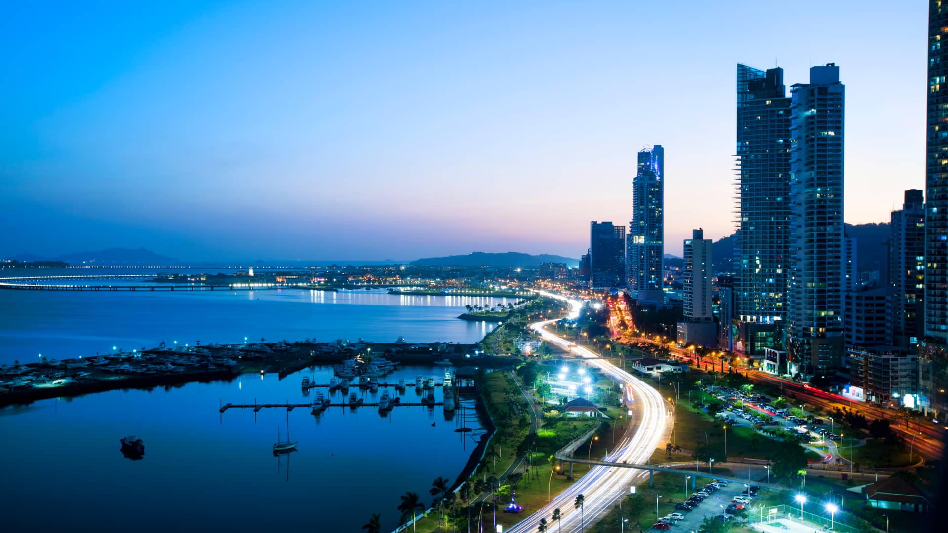 Ciudad de Panamá simboliza cuentas extranjero