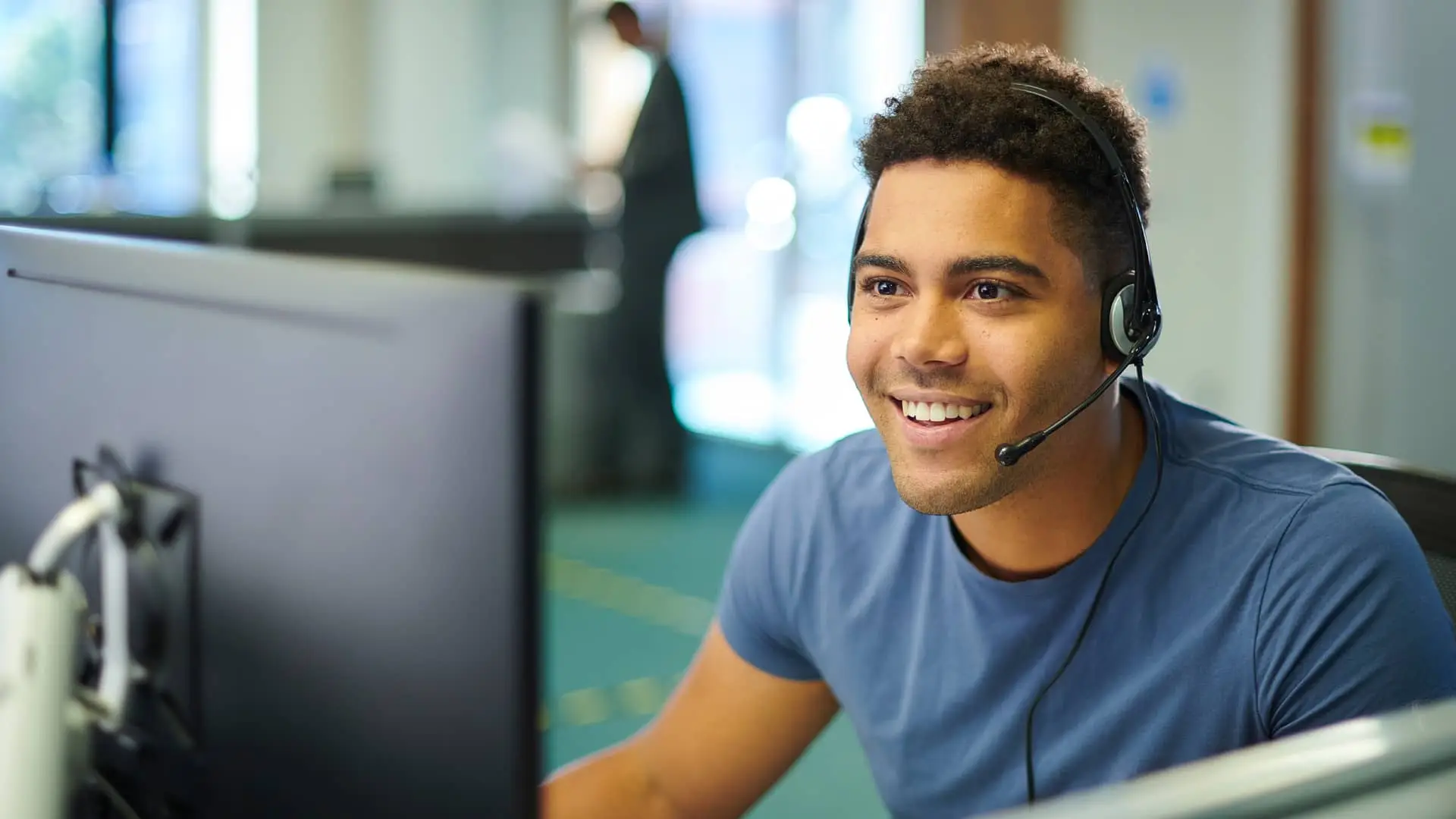Joven de atención al cliente de abanca Joven de atención al cliente de abanca
