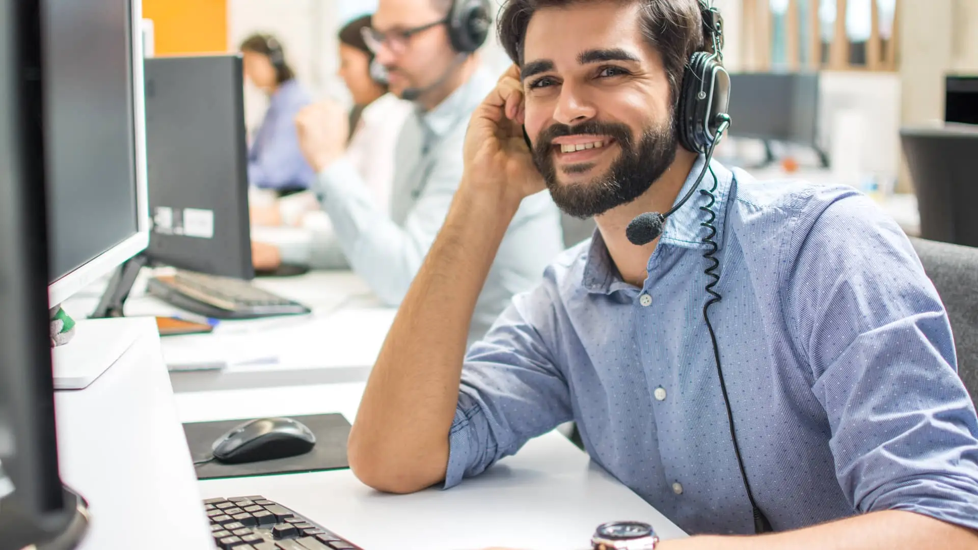 Teleoperador de atención al cliente de mediolanum Teleoperador de atención al cliente de mediolanum