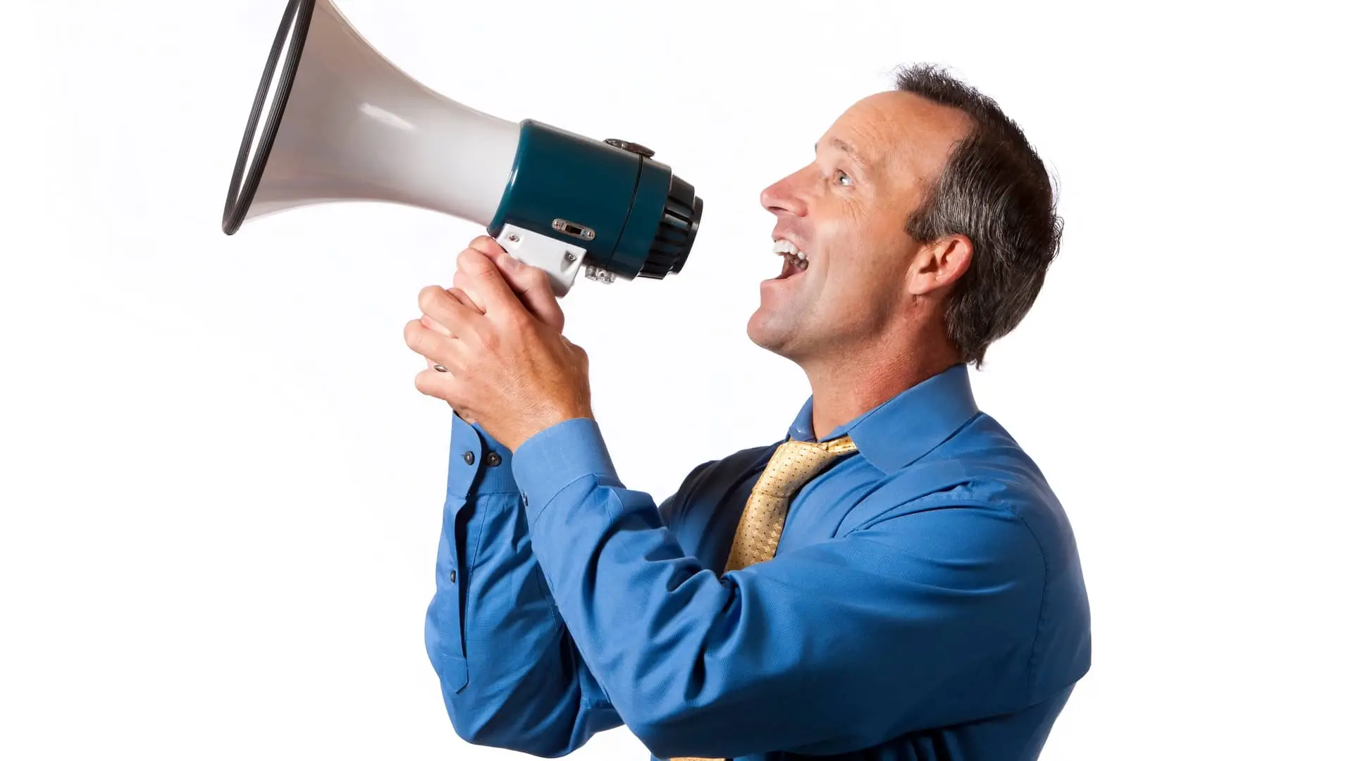 Hombre con megáfono dando su opinión sobre openbank Hombre con megáfono dando su opinión sobre openbank