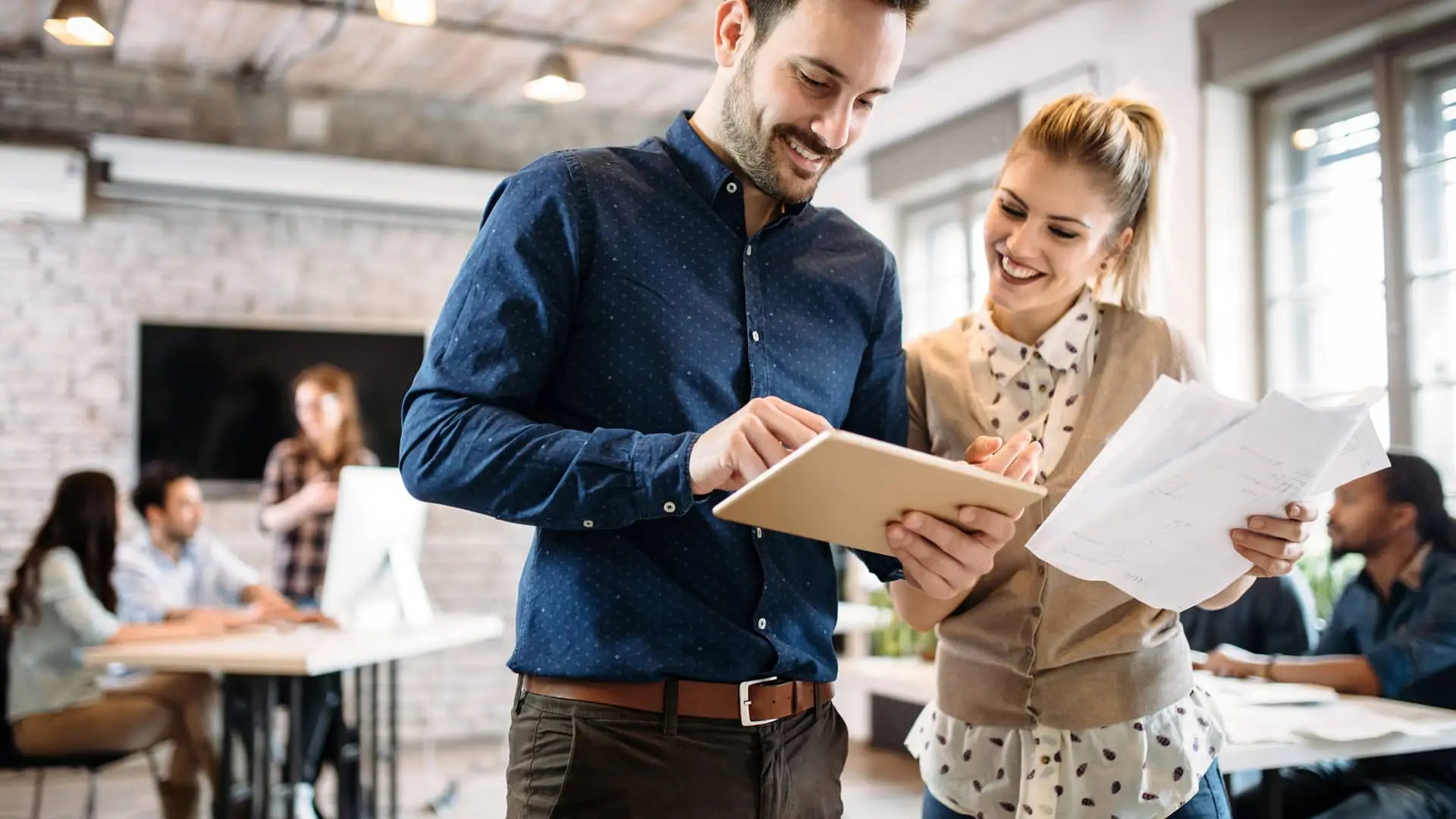 Cotitulares de fondo de inversión trabajando Cotitulares de fondo de inversión trabajando