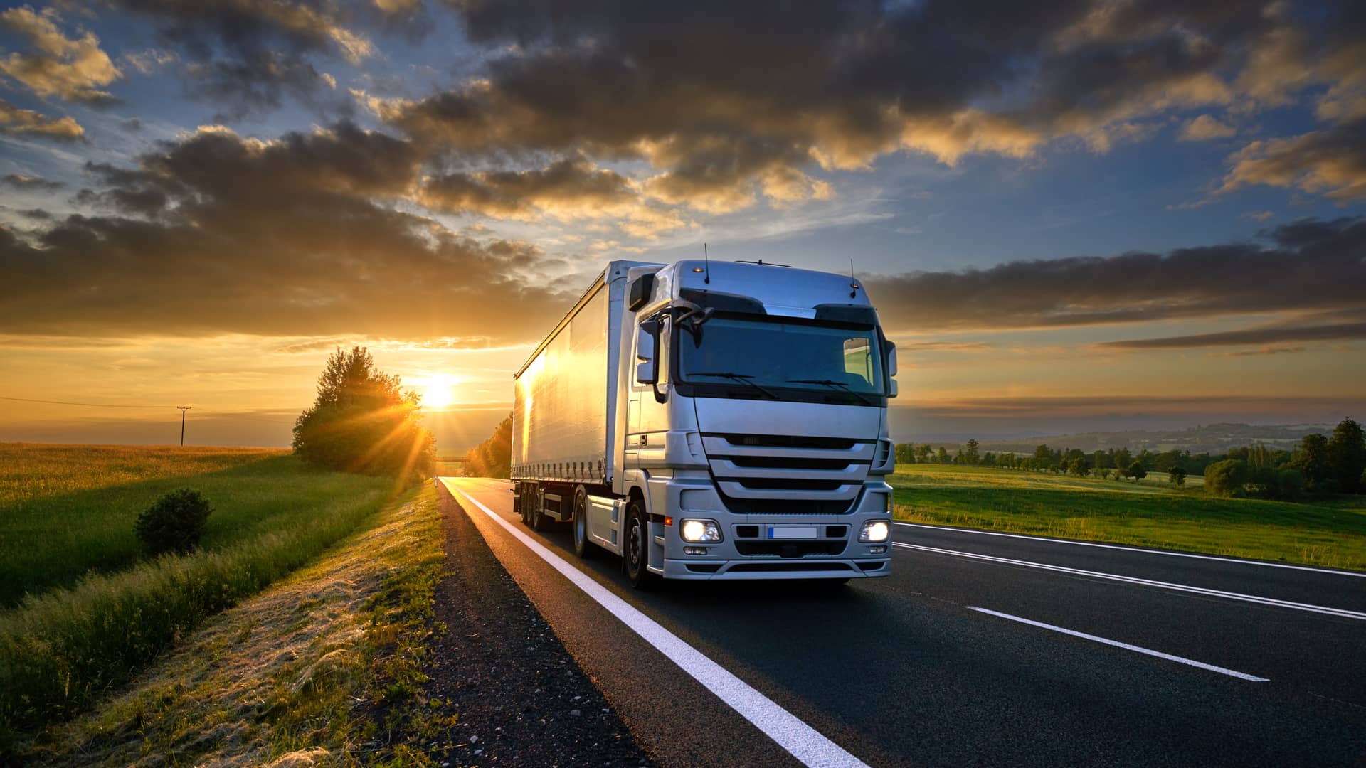 Camión por carretera con seguro en axa