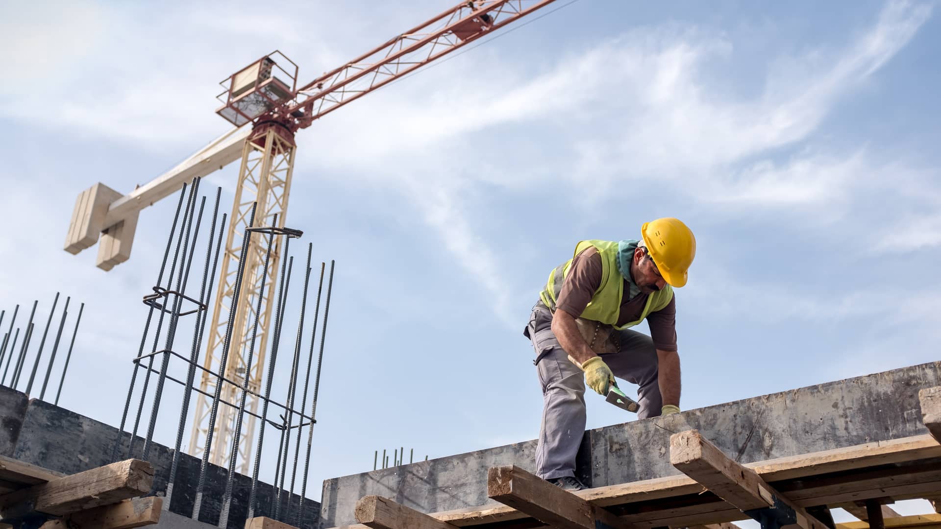 Trabajador de obra la cual tiene un seguro de responsabilidad civil contratada con mapfre Trabajador de obra la cual tiene un seguro de responsabilidad civil contratada con mapfre