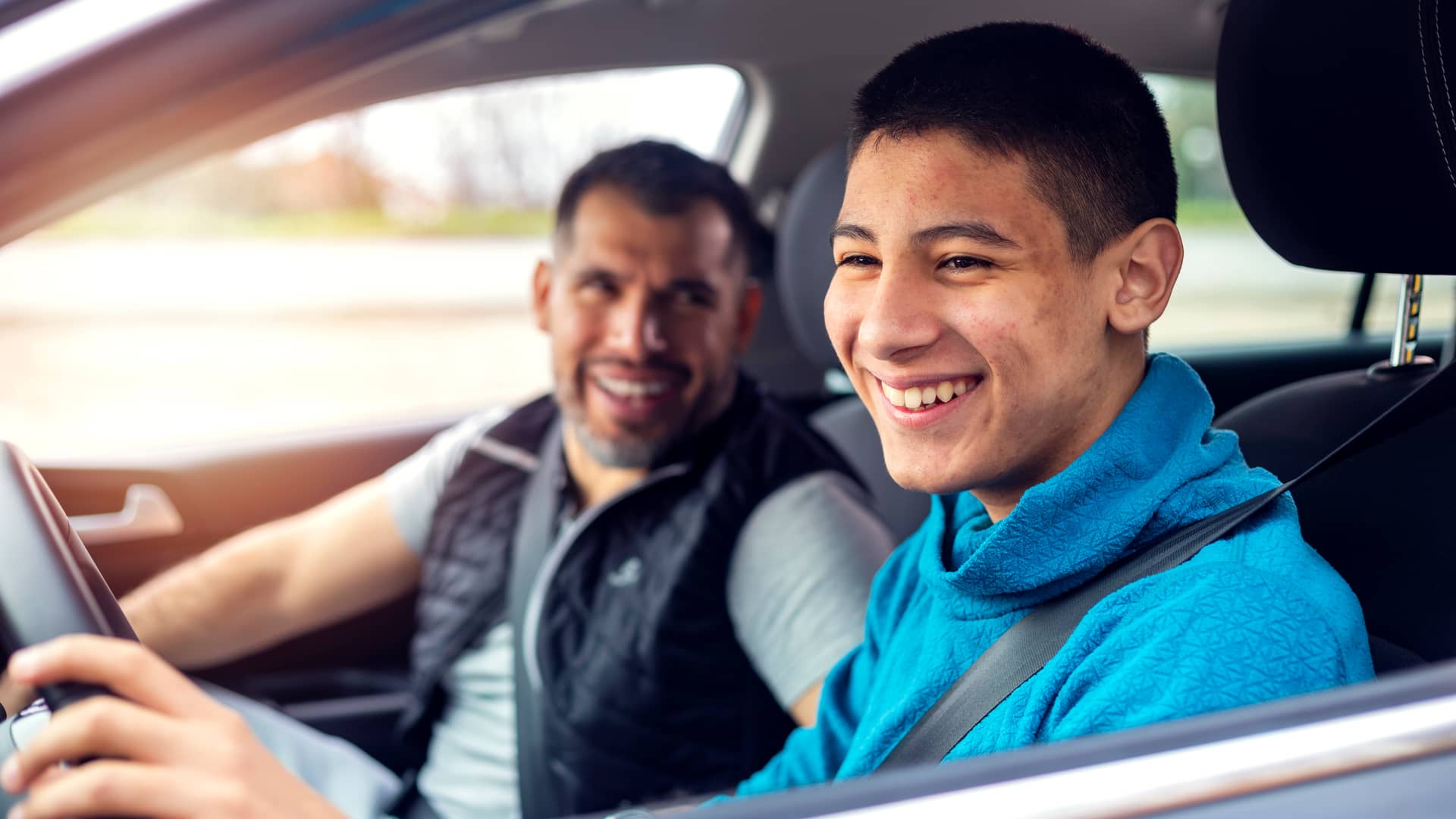 Joven conduciendo el coche de su padre con seguro a terceros en mutua madrileña