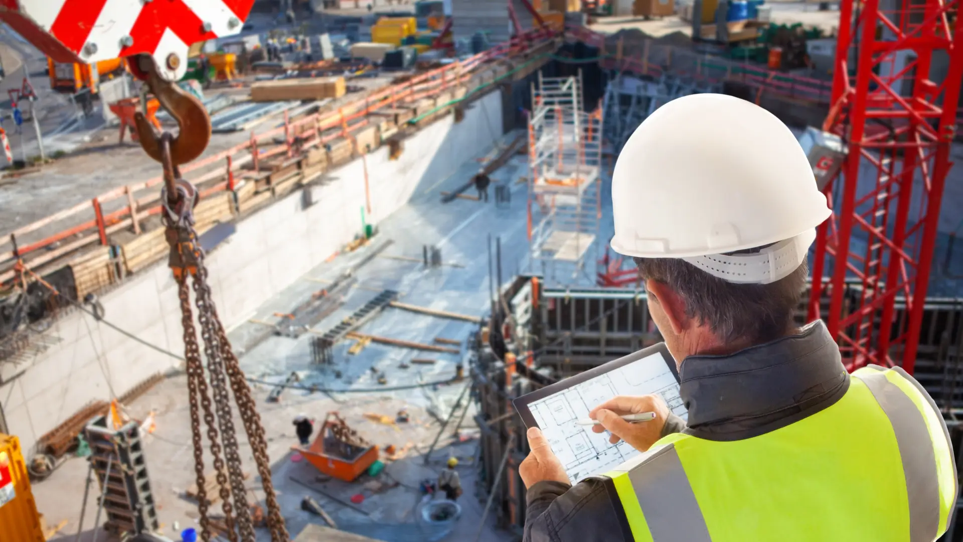 ingeniero de obra en su puesto de trabajo tranquilo porqie tiene el seguro medico de sanitas para autonomos ingeniero de obra en su puesto de trabajo tranquilo porqie tiene el seguro medico de sanitas para autonomos