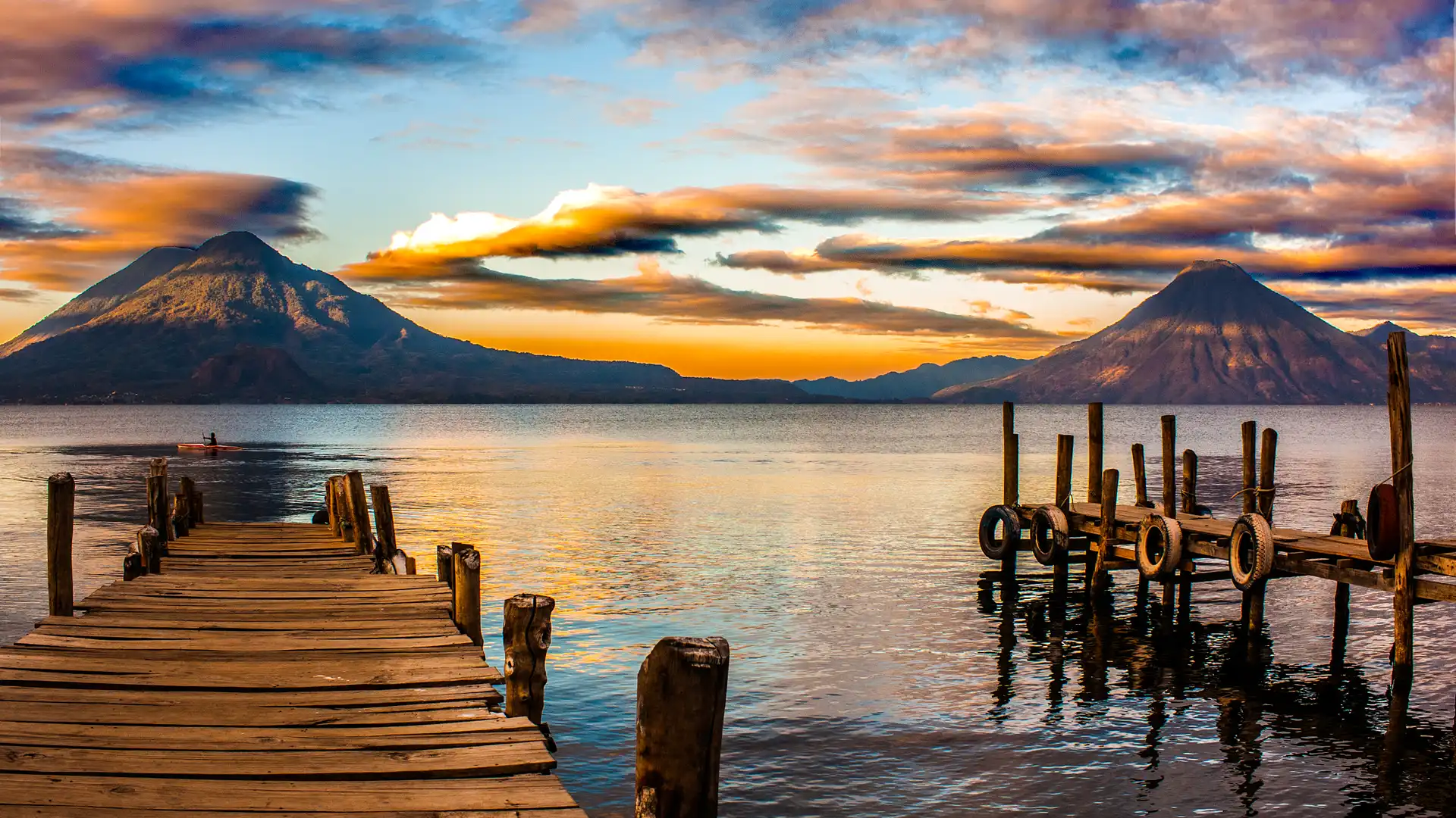 Paisaje de Atitlán enGuatemala para cuyo viaje se ha contratado un seguro Paisaje de Atitlán enGuatemala para cuyo viaje se ha contratado un seguro