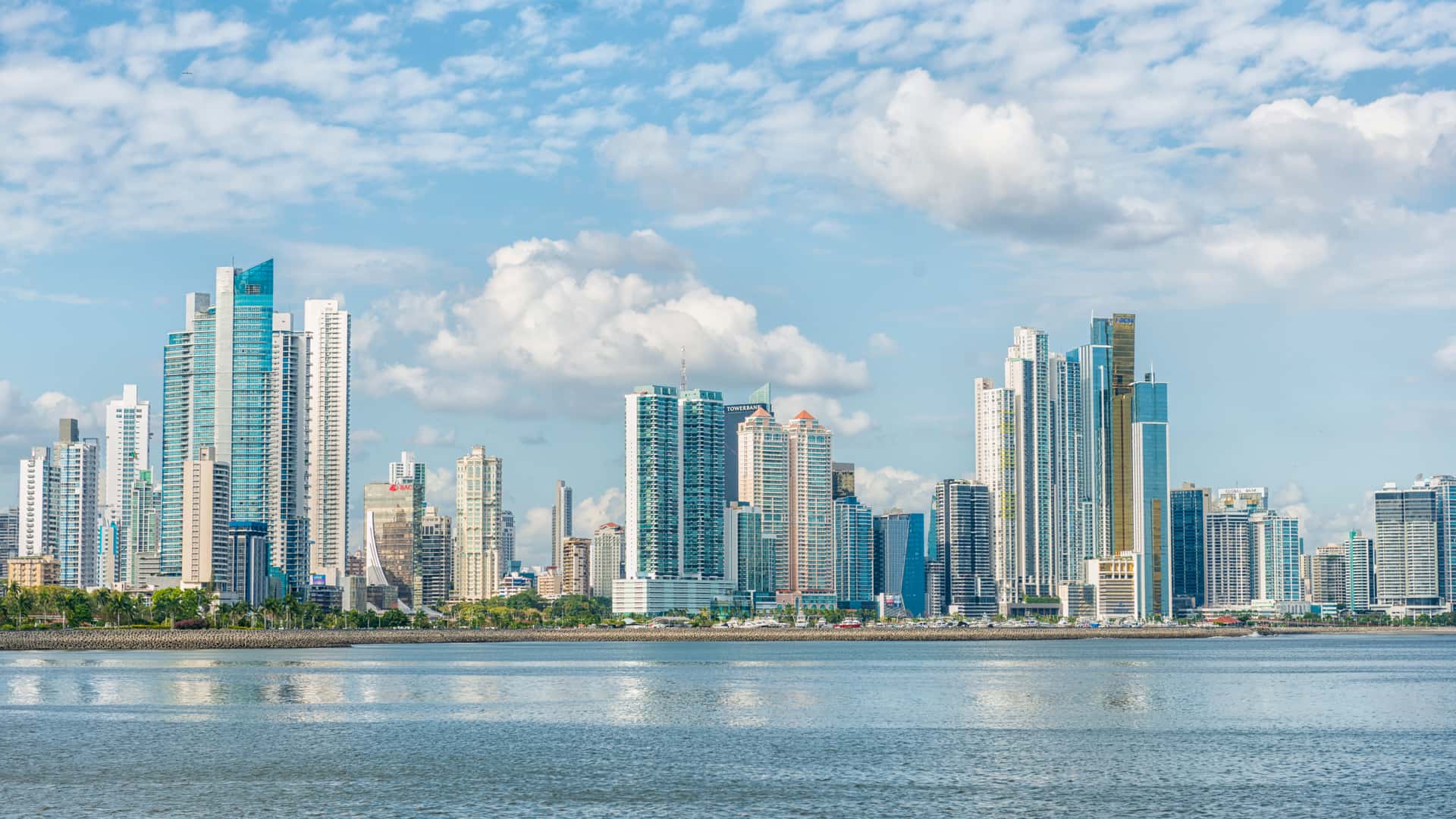 Horizonte de la ciudad de Panamá para cuyo viaje se ha contratado un seguro Horizonte de la ciudad de Panamá para cuyo viaje se ha contratado un seguro