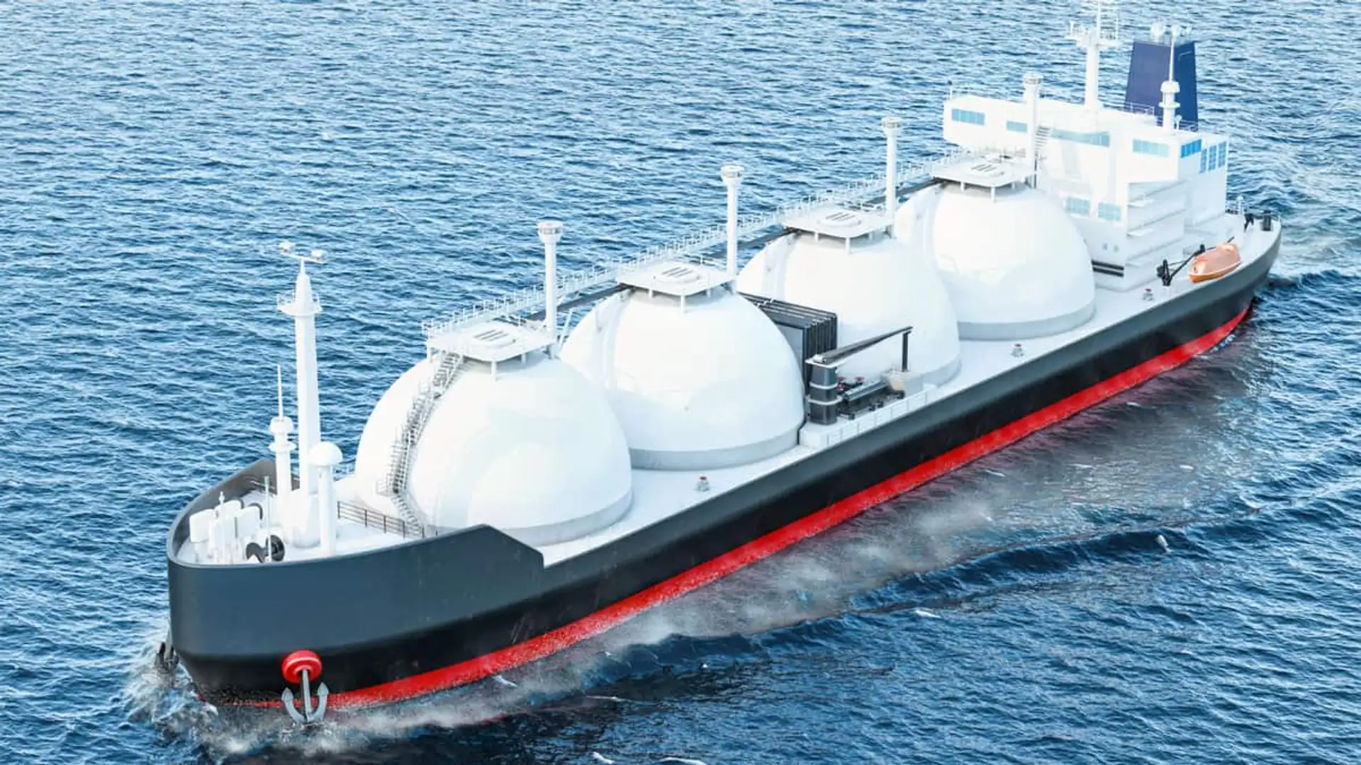 Adiós al gas caro: los analistas confirman la tendencia que aliviará tu factura en 2026 Buque metanero transportando gas natural licuado en alta mar, clave para el suministro energético