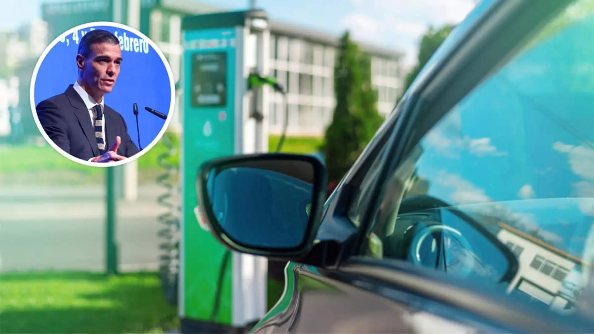 Coche eléctrico recargando en un punto de carga público en España y cara de Pedro Sánchez en burbuja