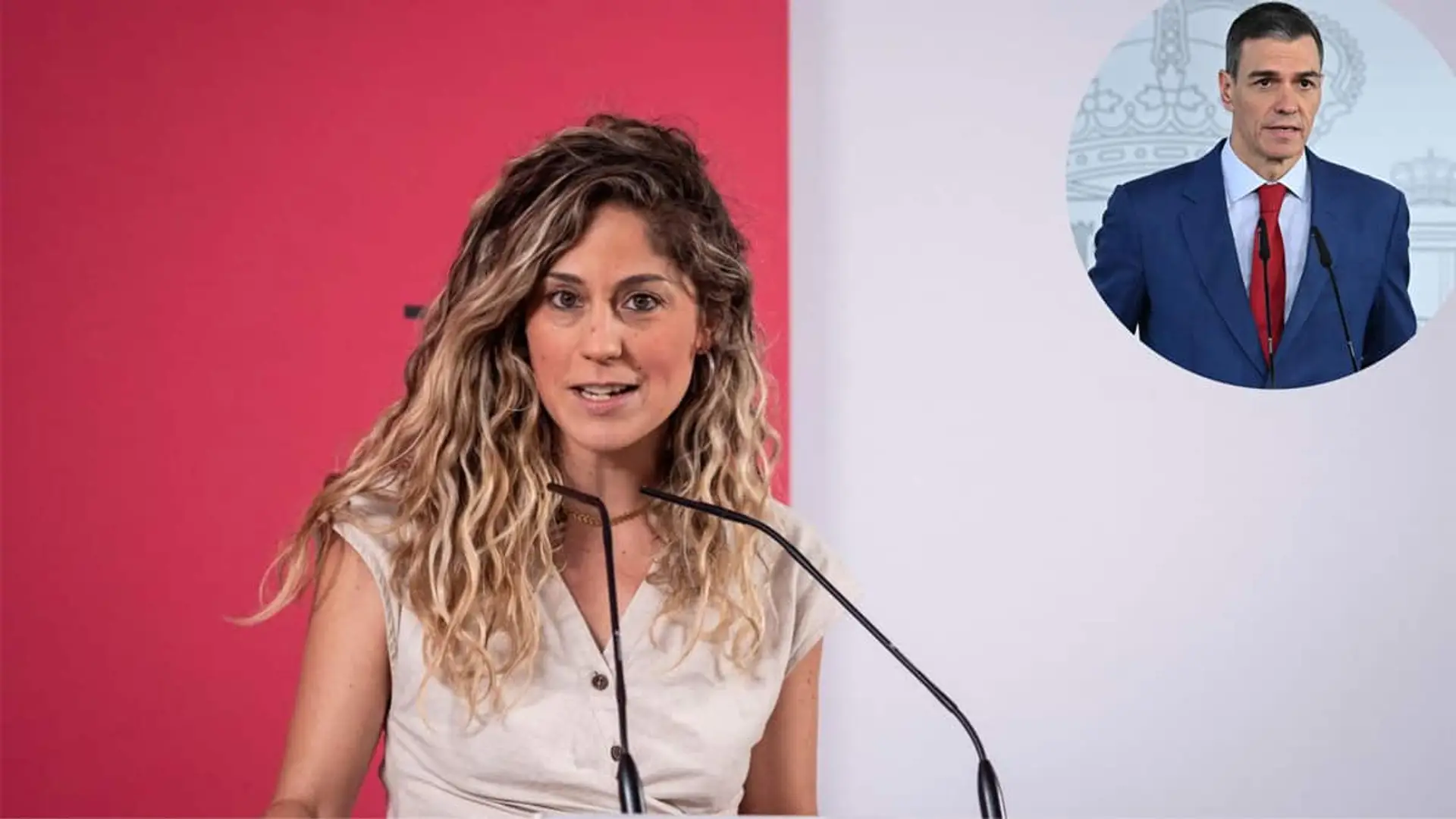 La coordinadora de Sumar, Lara Hernández, durante una intervención, con una imagen de Pedro Sánchez superpuesta dentro de una burbuja.