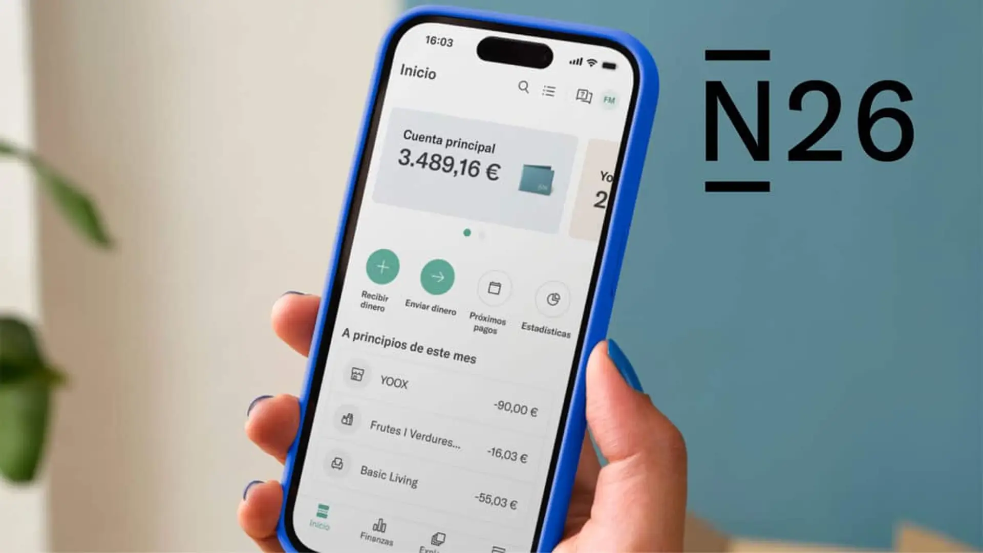 Pantalla de la aplicación de N26 mostrando el saldo de la cuenta principal y los últimos movimientos en un smartphone.