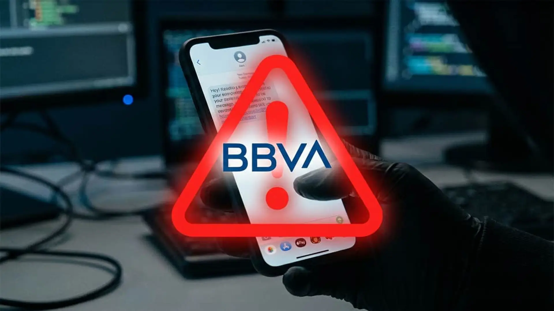 Icono de alerta rojo sobre móvil con logo de BBVA advirtiendo sobre estafas de vishing o smishing.