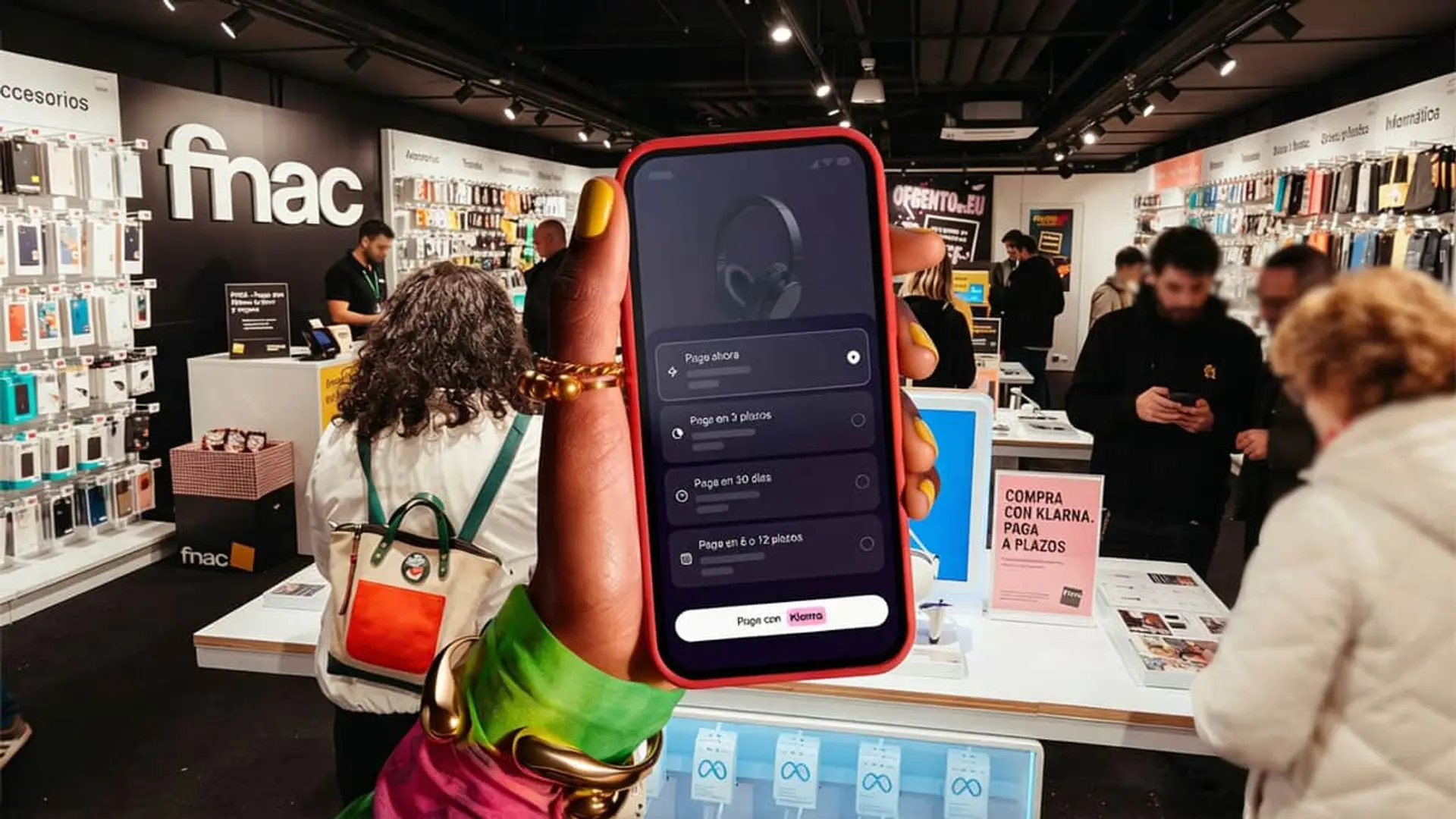 Uso de Klarna en tienda FNAC para pagar a plazos y financiar compras tecnológicas desde el smartphone.