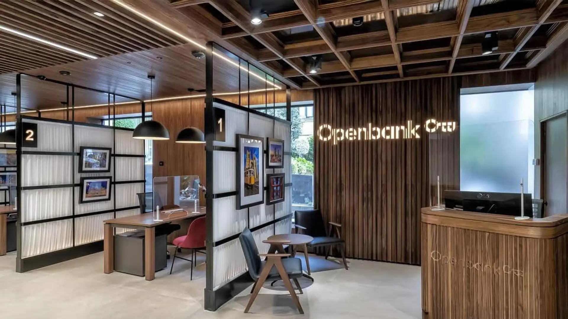 Openbank lanza un potente cashback para el Black Friday: te devolverá 500 euros si pagas con su tarjeta Interior de una oficina de Openbank.