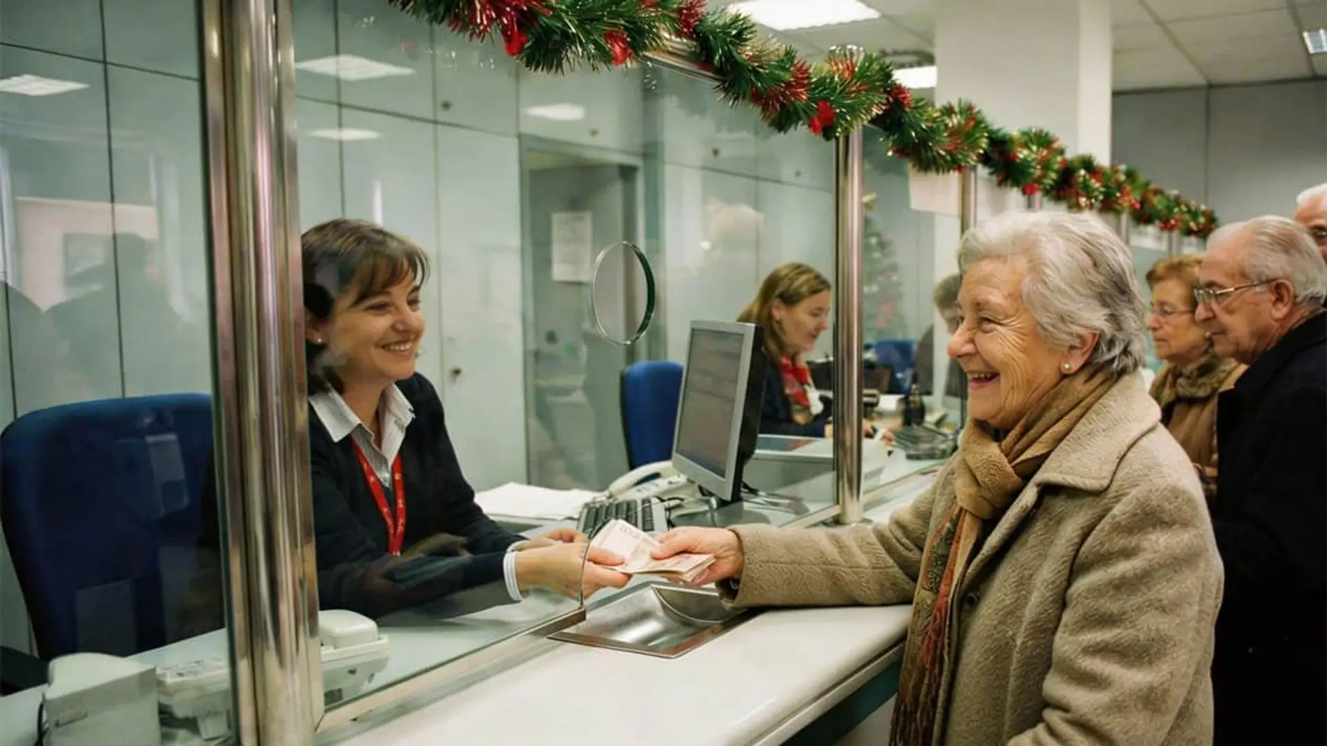 Cuándo se cobra la pensión en diciembre de 2025: fechas en CaixaBank, Santander, BBVA y otros bancos Mujer mayor sonriente cobrando pensión en ventanilla con decoración navideña.