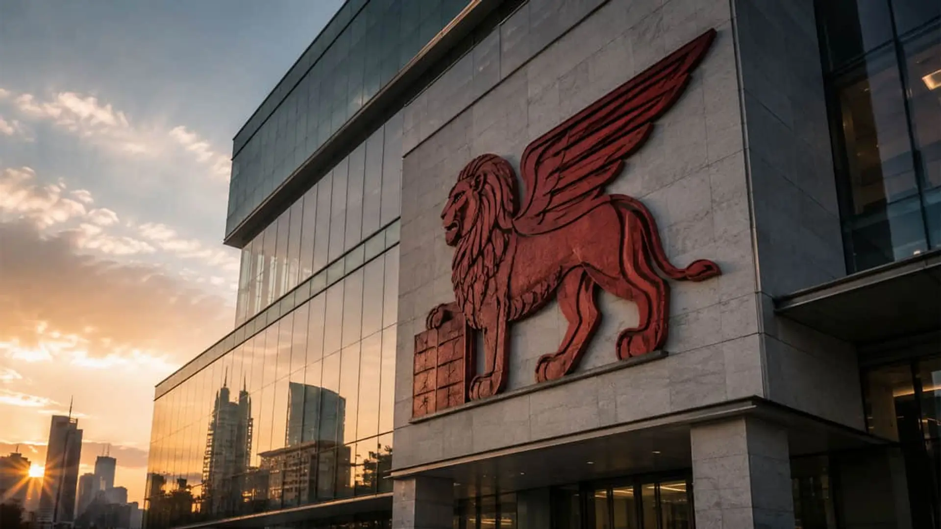 Vida impulsa a Generali con su mejor captación en un primer semestre de la historia Sede de Generali con su emblemático león alado en un moderno edificio corporativo al atardecer.