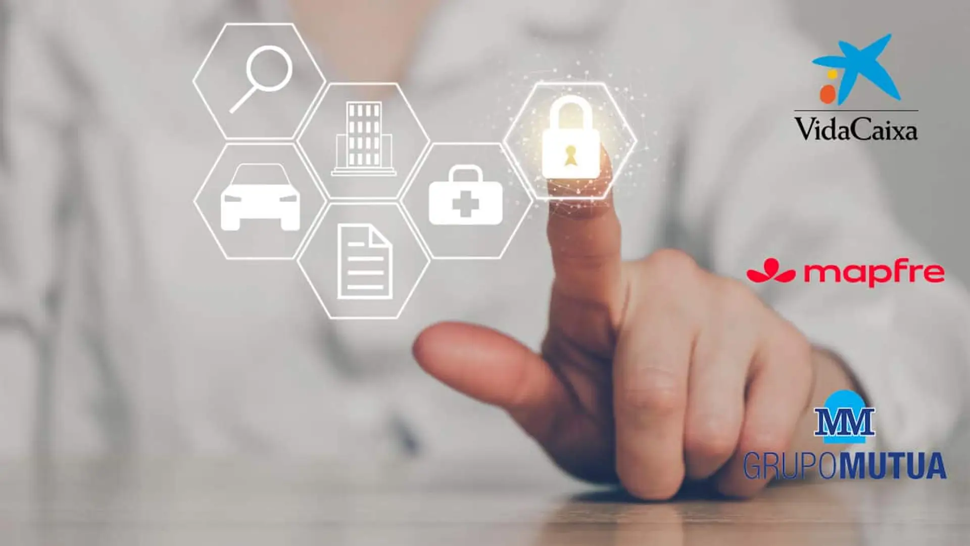Dedo señalando un candado digital junto a iconos de seguros y los logotipos de VidaCaixa, Mapfre y Grupo Mutua