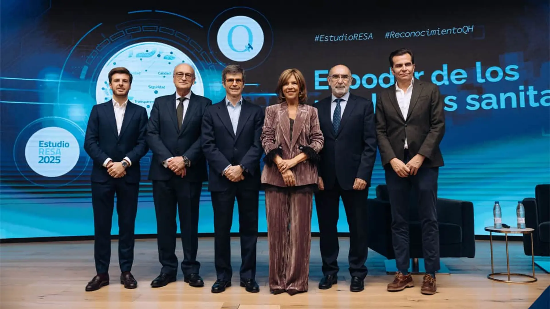 Panel de expertos durante la presentación del Estudio RESA 2025 sobre los resultados del sector sanitario español.