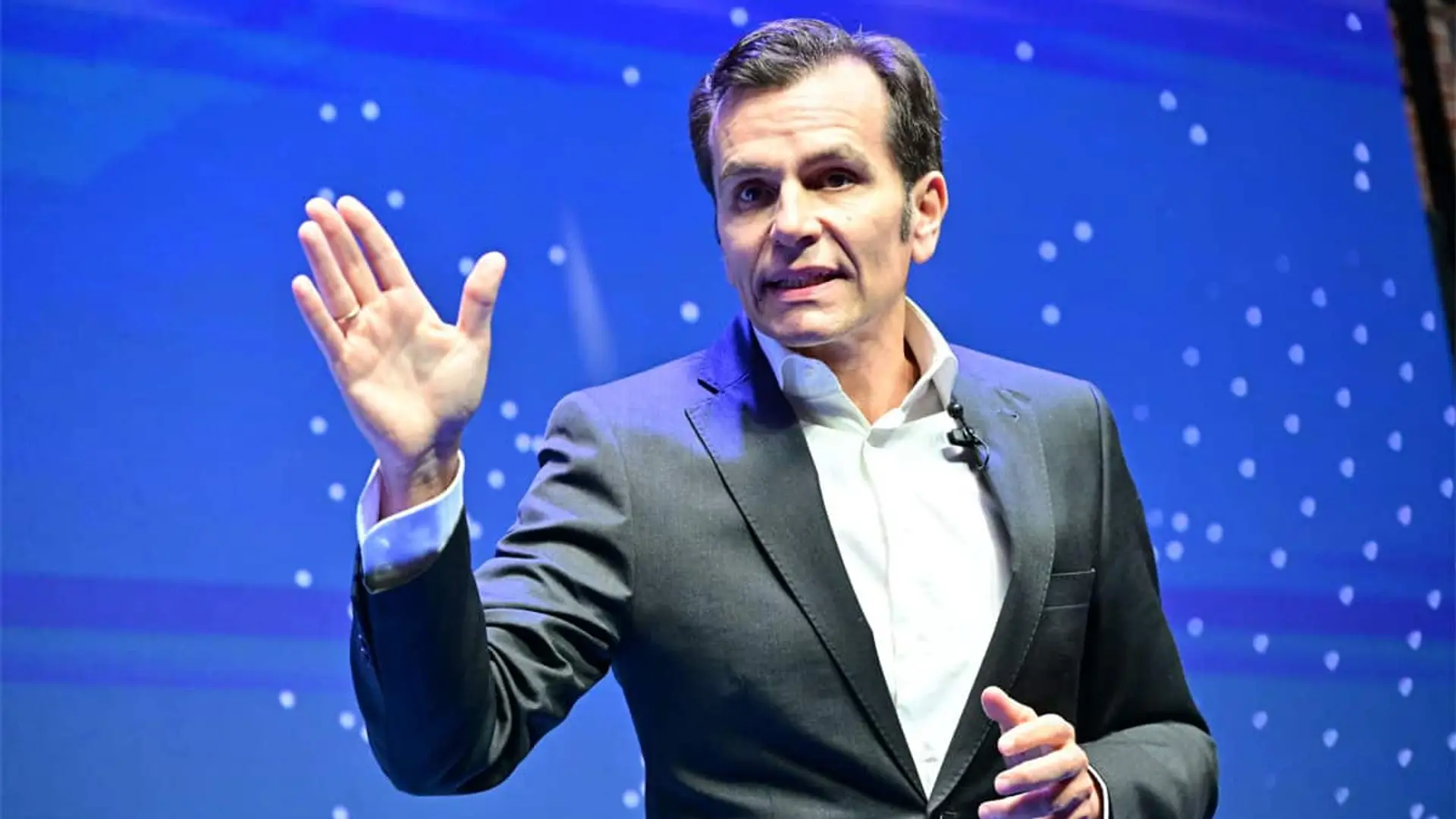 Iñaki Peralta, nuevo CEO de Santander Seguros, durante una conferencia.