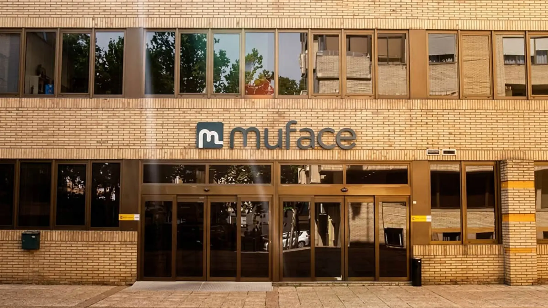 El seguro de salud arranca 2026 batiendo récords, pero Muface se queda fuera del boom Fachada del edificio de Muface con el logotipo corporativo sobre la entrada principal de la sede administrativa.