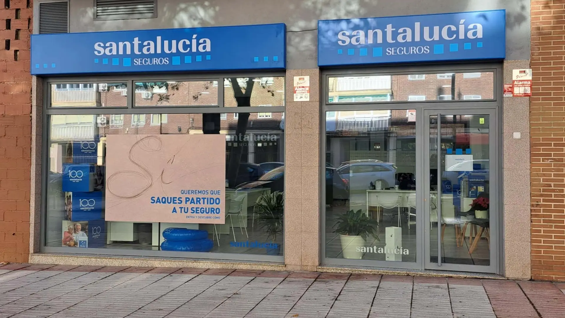 Oficina comercial de la aseguradora Santalucía Seguros.