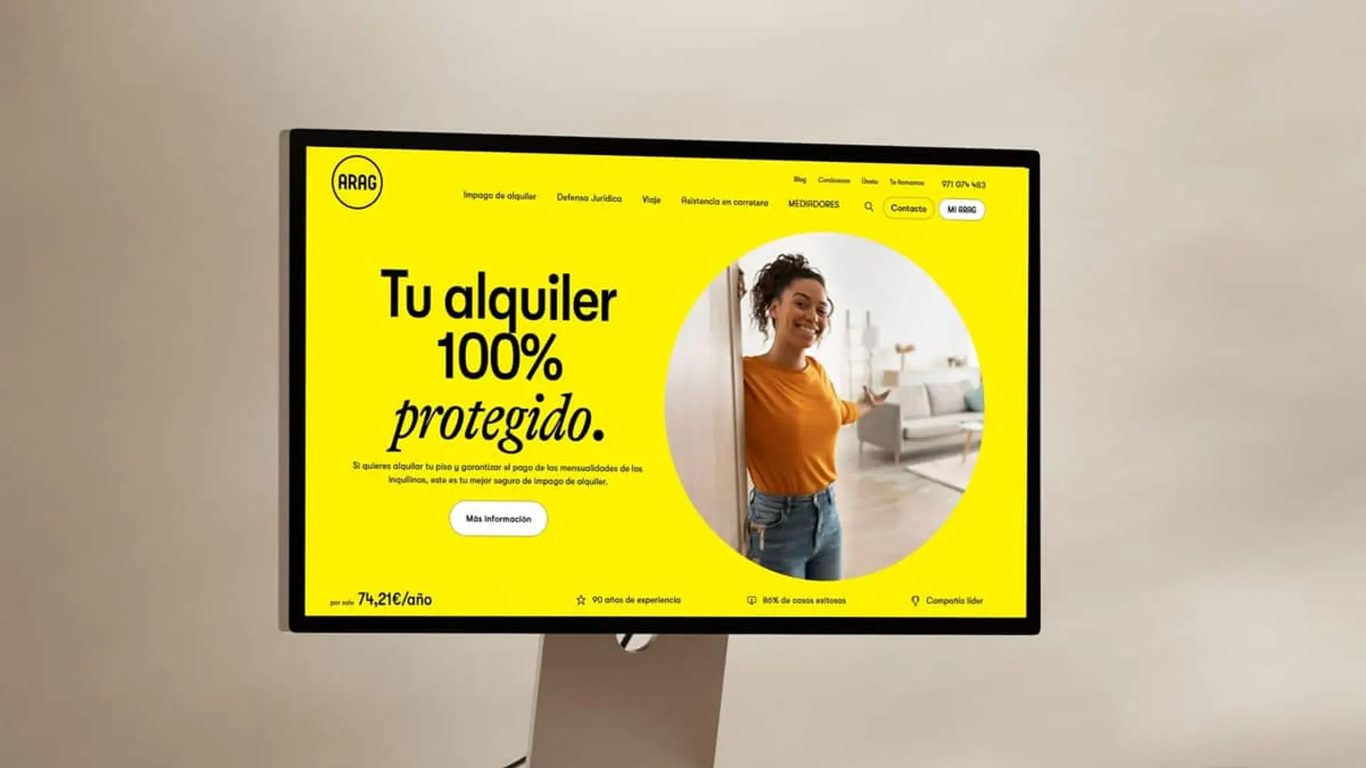 El seguro de defensa jurídica no es solo un extra: ARAG factura 1.820 millones solo con esa cobertura Monitor con la web de ARAG mostrando una página sobre seguro de alquiler