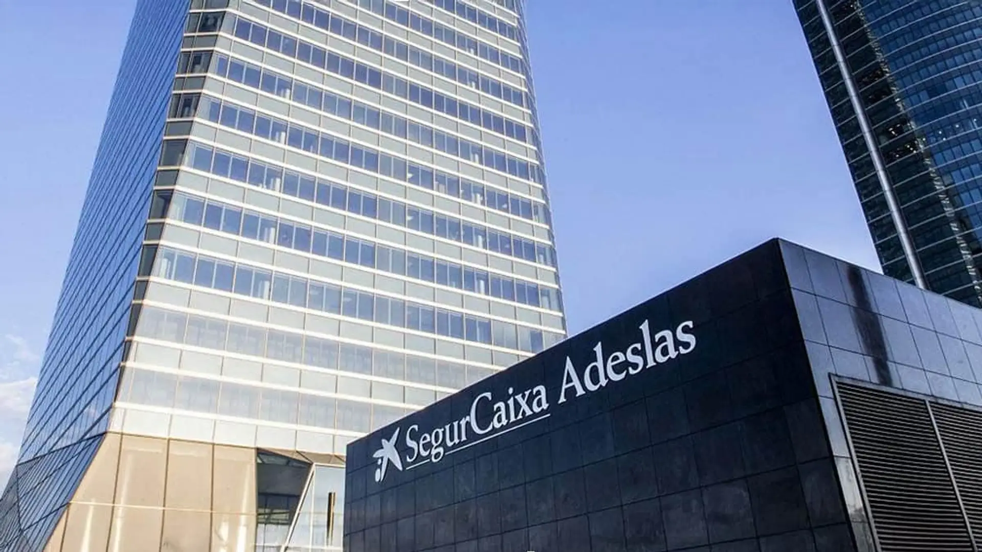 SegurCaixa Adeslas, mejor aseguradora de España por sexto año consecutivo Oficinas centrales de SegurCaixa Adeslas.
