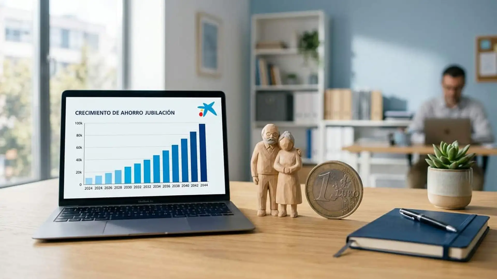 Ordenador con un gráfico ascendente de ahorro para la jubilación junto a una pareja mayor y una moneda de euro