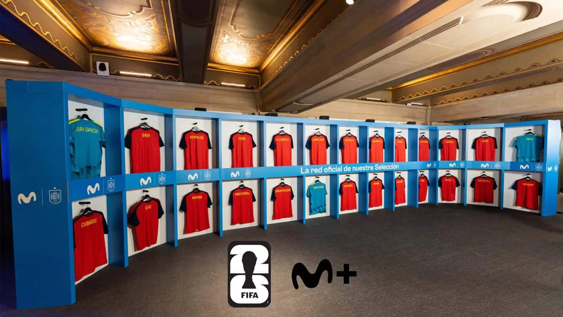 Camisetas de la selección española expuestas en un espacio promocional de Movistar Plus+ y FIFA